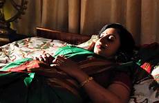 bed hot sona nair scene scenes saree movie romantic tamil bedroom bollywood green movies indian actress son