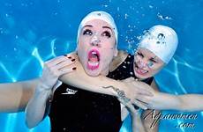 underwater scuba wetsuit catfighting το επισκεφτείτε