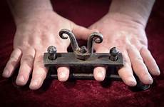 torture devices ages screws finger ancient medievil extreme punishment thumb used chastity facts medieval times thumbscrew screw things santini steve