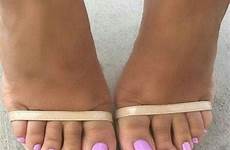 toes soles toenails