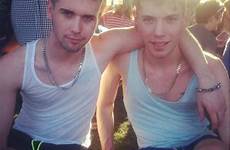 gay gays gemelos novios identical parejas parecen