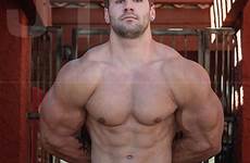 jake burton stu guapos gespierde mannen muscular