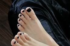 polish nail pies soles hermosos barefoot becoming bare publicfeet soumyadeep sarkar