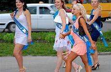 graduation russian school youth girls celebrates their russia russain izispicy izismile post newer