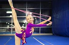 gymnastics gymnastic gymnast moves rhythmic performed explained rítmica