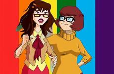 velma scooby doo lesbian incorporated serie lgbtq animada daphne lesbiana productor confirmaron gunn marcie producer cervone geekcity