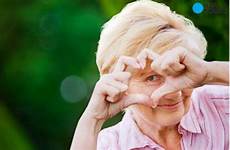 grandma grandmother grandpa positivity cataract snap olathe surgery gente seguros older servicio telehealth