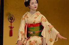 maiko geisha kyoto gion banned geiko kobu