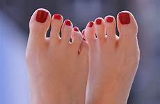 toes red painted toe feet nails sexy beautiful pretty polish pedicure tumblr saved