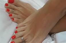 pieds vernis rouge toenails toes pied pies ongles orteils jolis