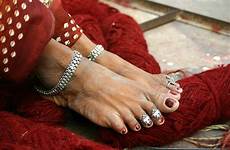 indian feet women india toe rings woman red jewels jewelry rajasthani south clothes silver saris anklets jaipur north stock alamy