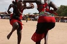 dance african gambia tribal dancers female women zulu danse africaine afrika beautiful bath tribe maidens africana cultural afrique shall africa