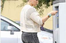 hilary duff popoholic parking doing tight jeans skin while so