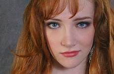 scarlett pomers naomi wildman redheads headed beautiful reba voyager