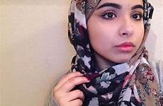 muslim hijab girl her off father she dad teen islam daughter women his wearing response old take year taking bbc