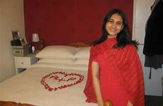 honeymoon desi hotel couple barmuda enjoy indians girls shalwar kameez girlz asian british aunties celebrity
