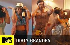 grandpa dirty efron zac plaza aubrey niro robert movie mtv clip