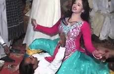randi pakistani dance desi girls hot mujra leaked