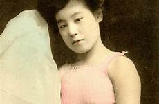 beauties geishas swimsuit geisha okinawa meiji 1900s colorized soba