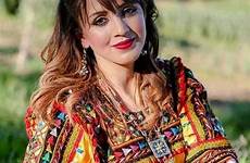 jaune kabyle kabyles tenue noire