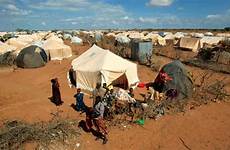 refugee camp dadaab refugees somalia vluchtelingenkamp kenia kamp grootste closure pengungsi ribu langkah migran akses pencegahan menampung keluar melarang corona