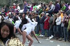 gras mardi girls orleans parade dancing