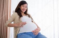 ibu hamil pregnancy kembar pregnant kehamilan wanita duduk posisi pancia bayi kandungan hal donna asiatica punya ketahui belly perlu baik