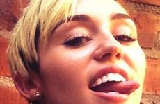 miley cyrus selfies face tongue selfie faces do sticking her twitter yeah even hottest