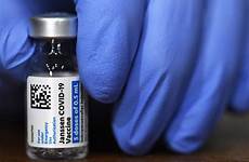 vaccine manitobans hennessy sopa lightrocket vial orlando receiving 34s pharmacies vaccines detecting clots gaps via globalnews