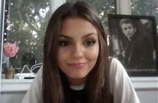 gif victoria justice feet animated showing her gifer may