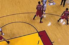 pass bulls smash vol lebron james nba sbnation spurs warriors playoffs highlights heat gif