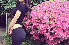 selter jen yoga pants instagram butt girls jennifer celebrific meet royalty sexy ass beautiful hot booty big world wearing make