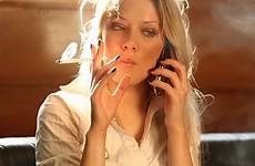 pończochy seksowne fumano ragazza donne attrici fuma