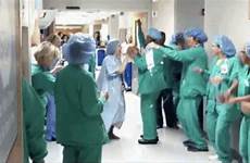 enfermos medicos bailando doctors funny healthcare gifsanimados memecandy biopsy mastectomy