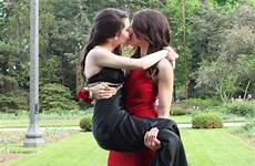 kissing lesbian prom happening
