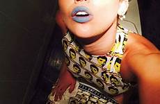 miley cyrus toilet selfie drake outfit sexy her nude instagram print blue lipstick wearing shares off night shirt friday she