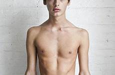 slender skinny männer torso dünne ereignisse nacht dramatische anorexia schwule formed