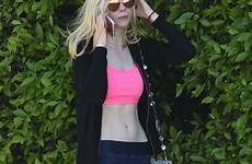 fanning elle pokies sports bra shorts her skimpy thefappening2015 toned abs fappening