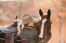 cowgirls westernreiten pferde themindsjournal dekuz
