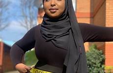 hijab somali baddie curves bares