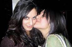 kissing indian desi girl girls pakistani hot bf sexy women islamabad there collage