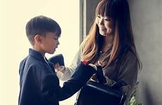 japanse moeder zoon doorbrengen tijd rawpixel praying photodune