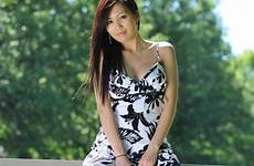 hermoso asiático aire businesswoman posing