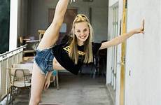 dance ballet preteen flexible pose surfergirl strech emma acixy