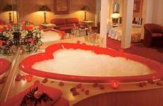romantic hot jacuzzi tubs heart tub shaped modern bath bathtub bathtubs whirlpool suite portable couples valentine shape benefits toxel choose