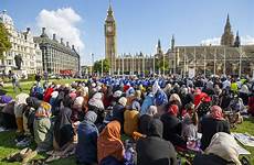 muslims islam britain mark passes million wsj liveable congregational parliament salah