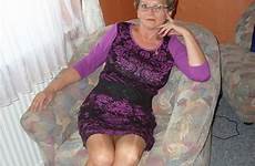 nylons clothed auntie