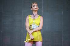 katy perry witness stream live bare accidentally bum butt flashes during full her ibtimes