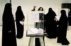 saudi saudita arabie saoudiennes saoudite riyadh elections internazionale voting milestone elect ahmed yosri polling elettorale councils saudis conservative election