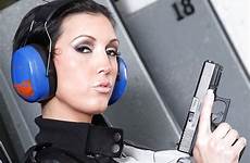 dylan ryder handling shooting guns gun center